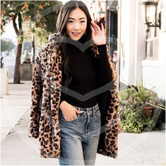 Cozy Faux fur teddy leopard print button jacket - Picture 2 of 7
